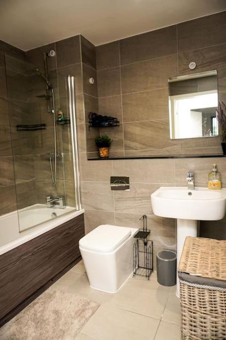 Peaceful 2Br Hideout With Instant Self Check-In At Kelham Island Retreat Apartment Sheffield Exterior photo